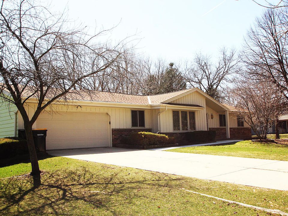 1st image of 6267 W Silver Brook Ln