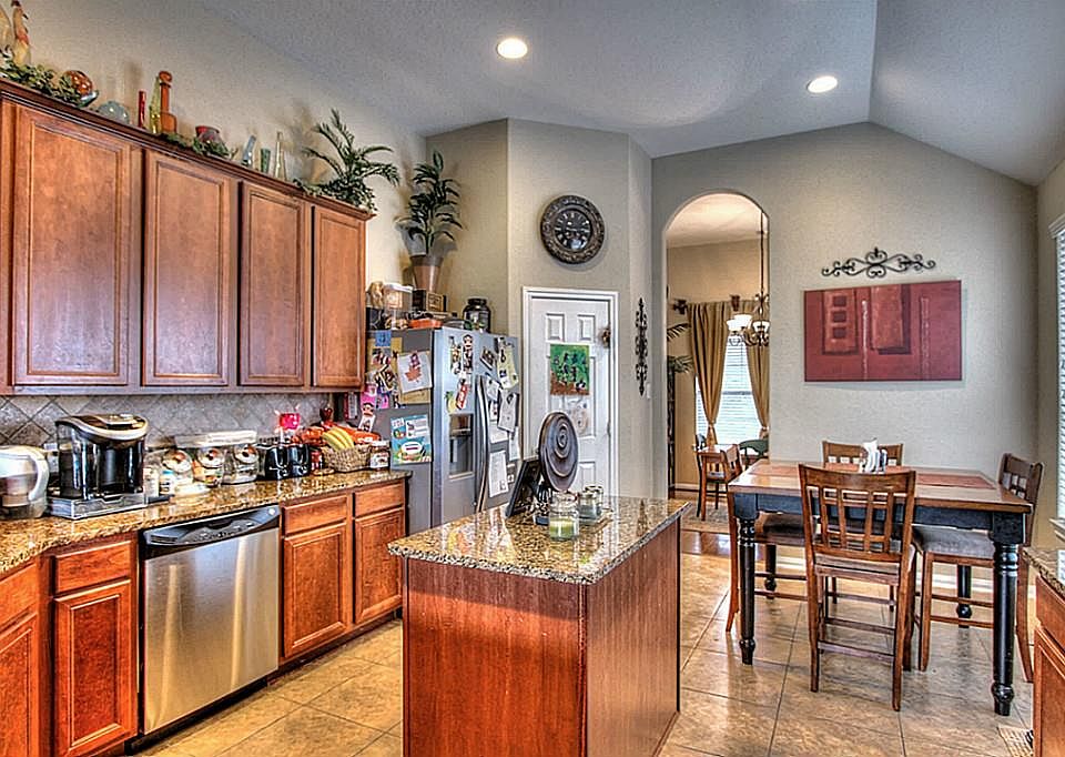 1st image of 27 Quillwood Pl