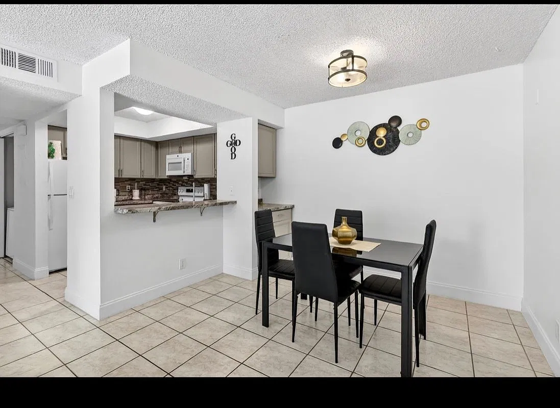 2 bed, 2.0 bath, 964 sqft, $1,700 — Photo 4