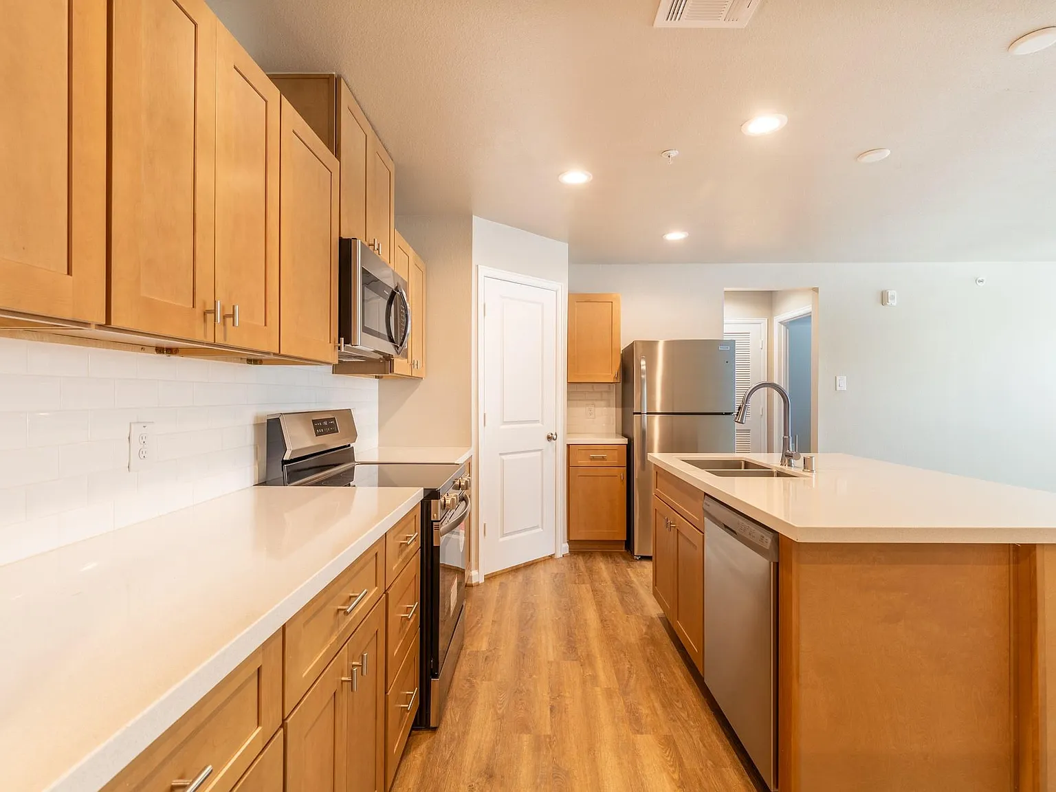 2 bed, 2.0 bath, 1125 sqft, $1,595 — Photo 3
