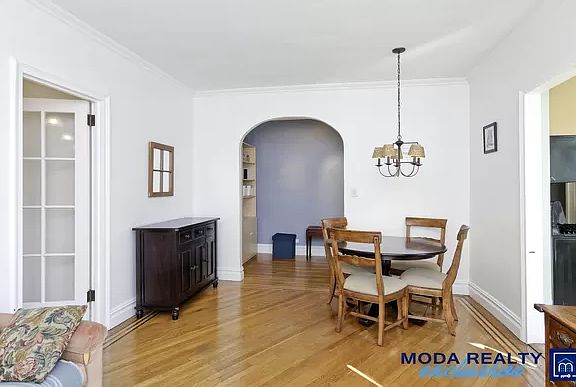 3rd image of 4410 Cayuga Ave APT 1H