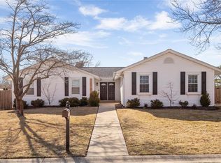 1 Old Hickory Trl, Saint Peters, MO