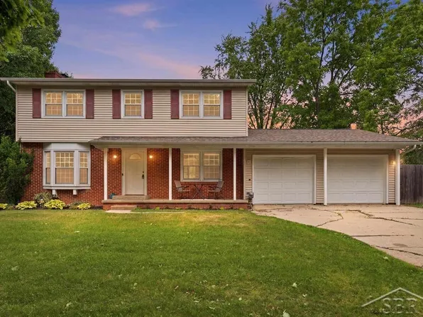 2902 Saint Marys Dr, Midland, MI 48640