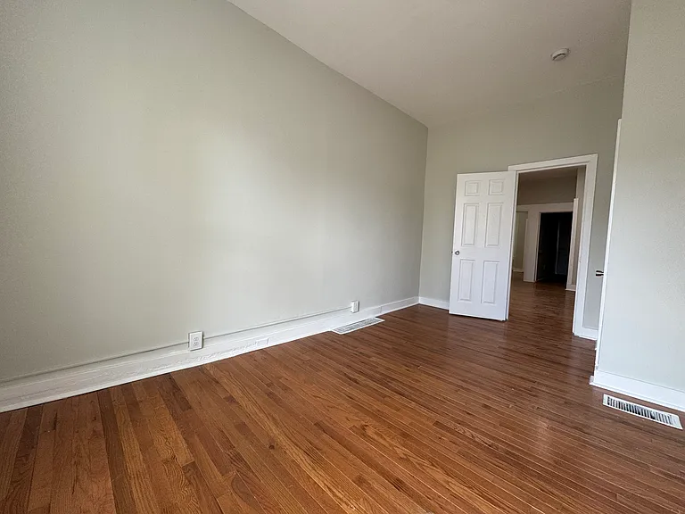 235 Davenport Ave #1A — Photo 8