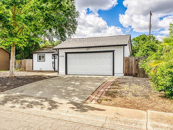 2nd image of 2208 Rhoda Way