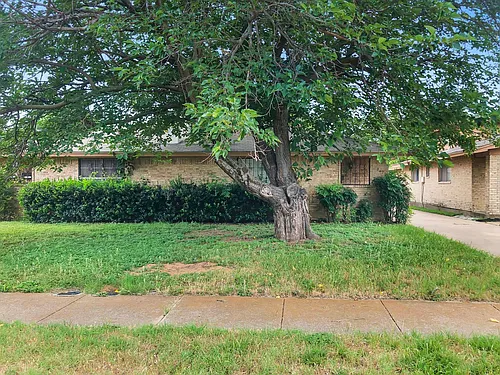 2410 Woodoak Ct Photo 1