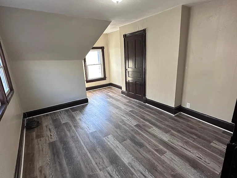 371 Larimer Ave — Photo 10