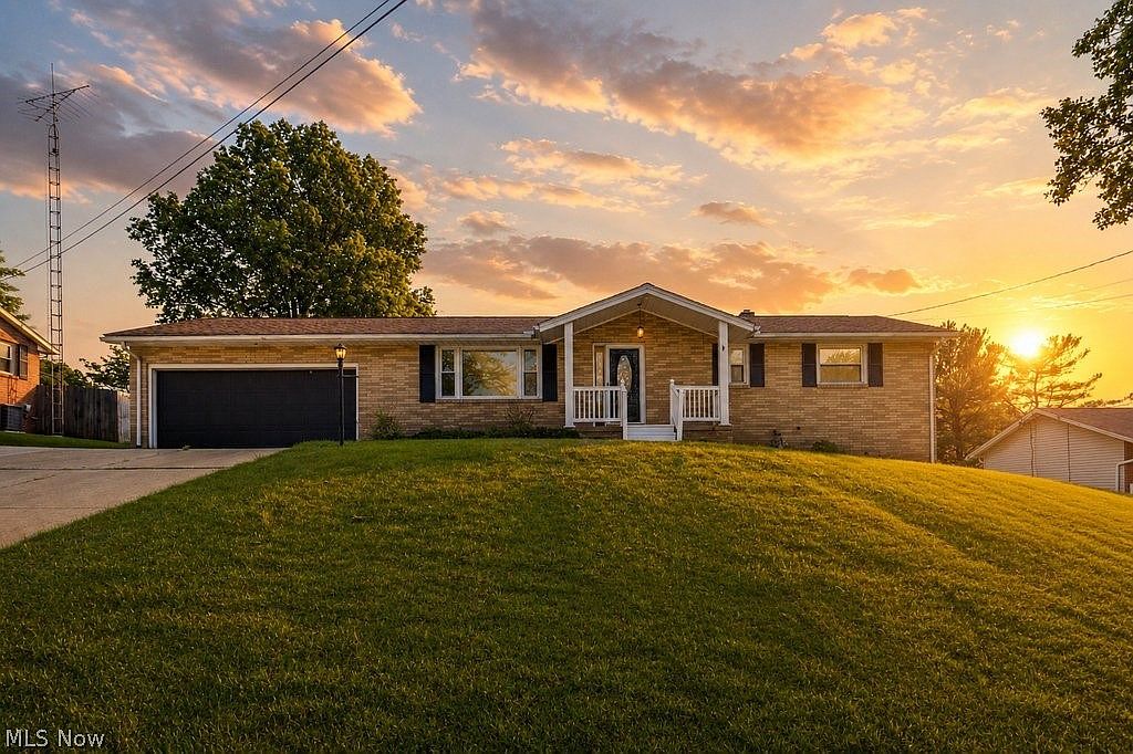 1704 Plymouth Knoll Ave NW, Massillon, OH 44646 | Zillow