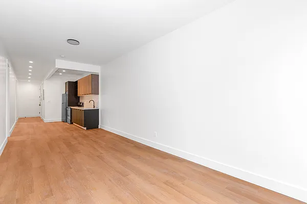 Rented by Friedman Mayer, LREB | media 7