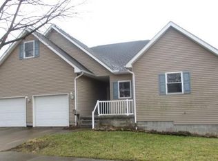 234 2nd St SE, Brewster, OH 44613