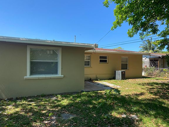 3rd image of 1512 NW 18th Ct