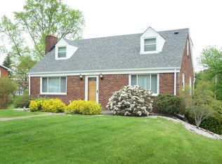 206 McCartney Dr, Coraopolis, PA 15108