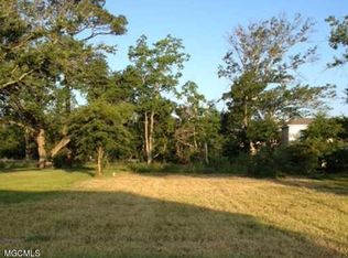 903 12th St, Pascagoula, MS 39567