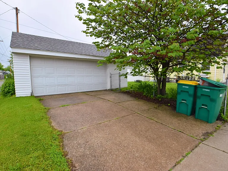 2320 Milburn Blvd — Photo 22