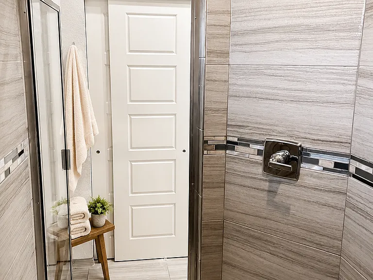 Master Walk In Shower