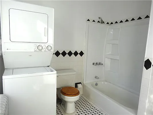 Rented by R New York | media 9