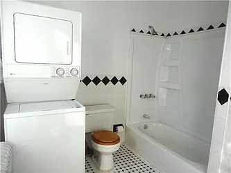 Rented by R New York