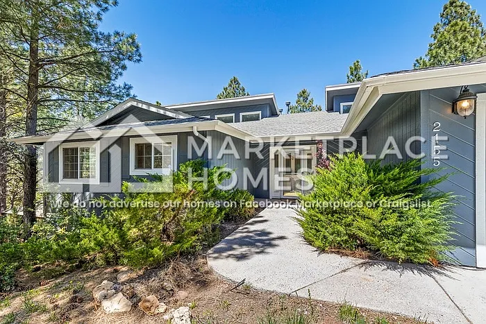 5 bed, 3.5 bath, 4284 sqft, $4,175 — Photo 3