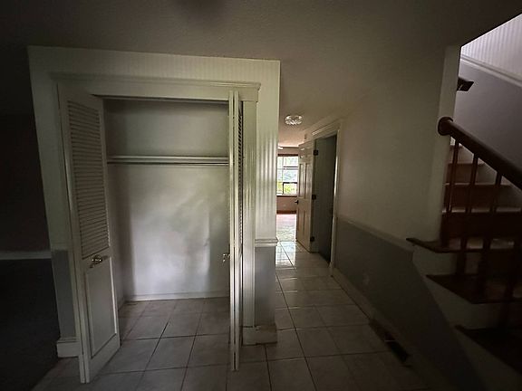 4th image of 498 Clotts Rd