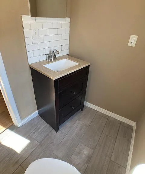 4523 Parrish St — Photo 28