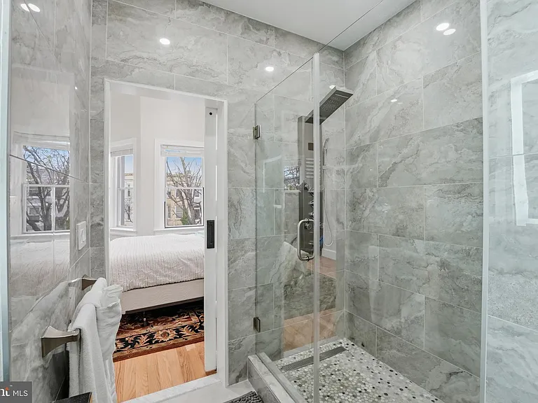 56 Adams St NW — Photo 23