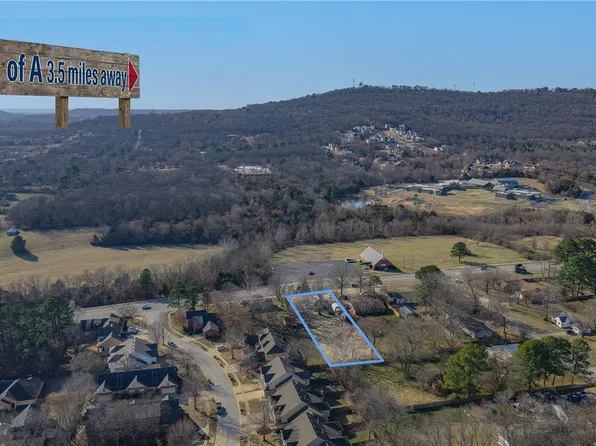390 S Crossover Rd #42, Fayetteville, AR 72701