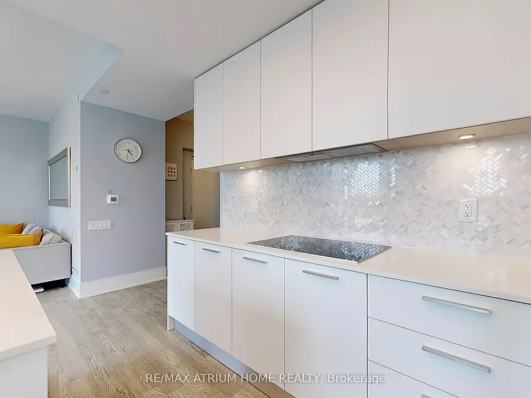1 Gloucester St #715 — Photo 12