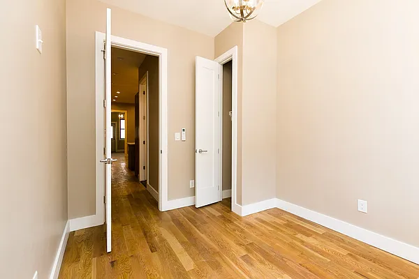 Rented by Nooklyn NYC LLC | media 32