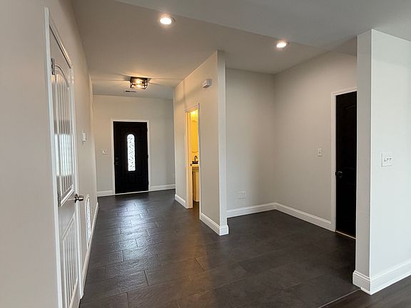 2nd image of 2780 Sullivans Trce