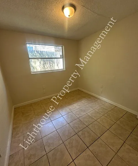 1490 W 33rd St — Photo 8