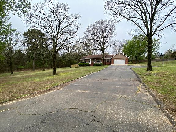 4th image of 353 N Oaks Ln