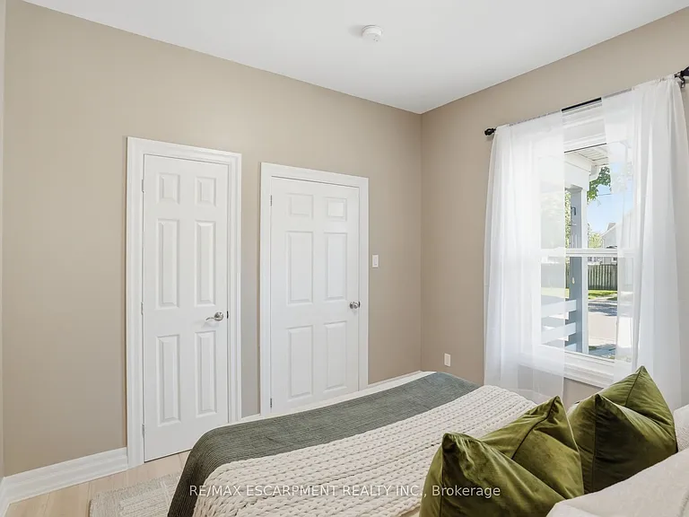 118 Victoria St — Photo 21
