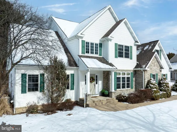 125 Oak Pointe Cir, State College, PA 16801