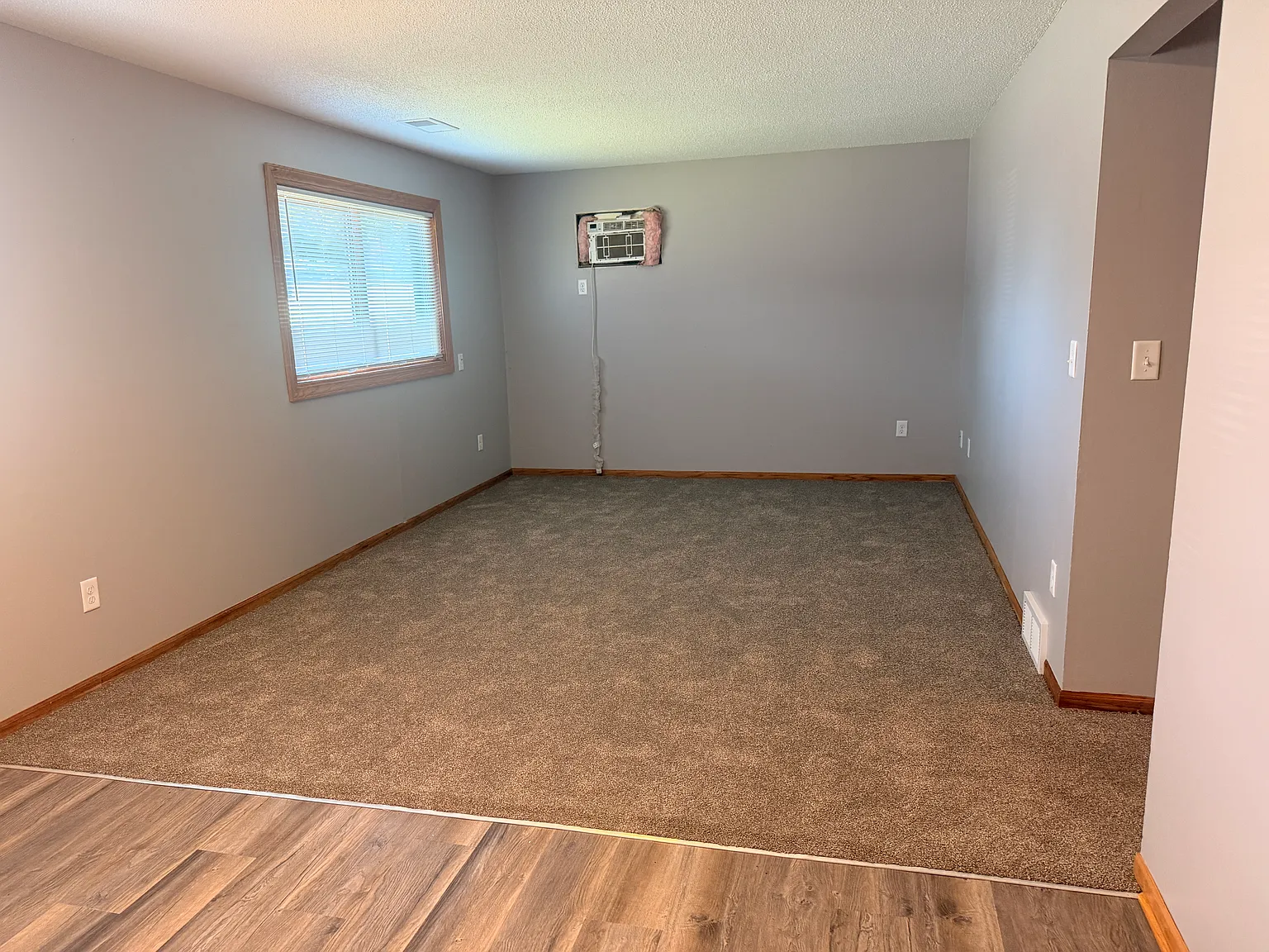 3 bed, 750 sqft, $1,550 — Photo 3