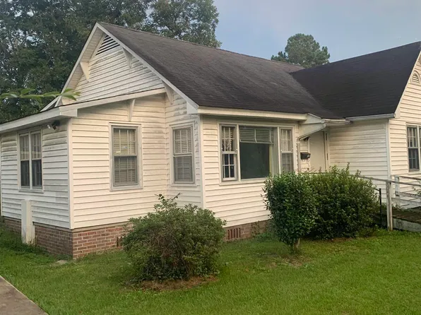 208 Rhame St, Manning, SC 29102