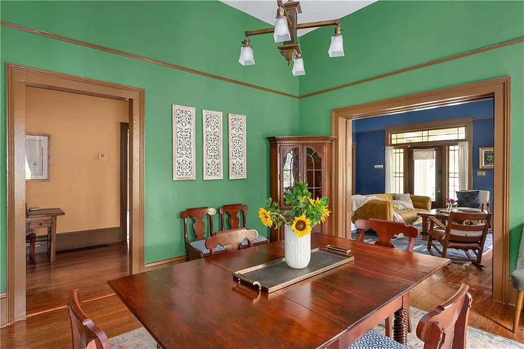 3 bed, 3.0 bath, 1984 sqft, $9,500 — Photo 2