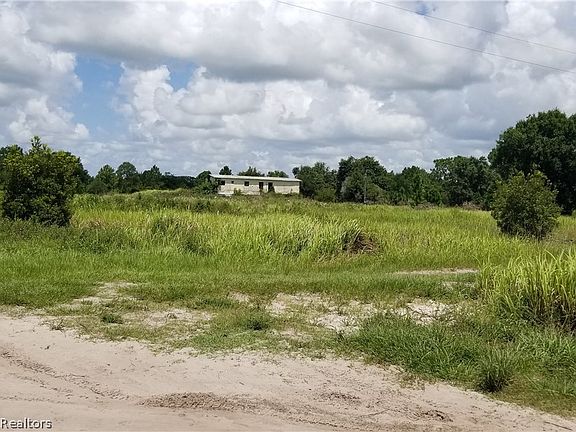 3rd image of 517 Serene Ln