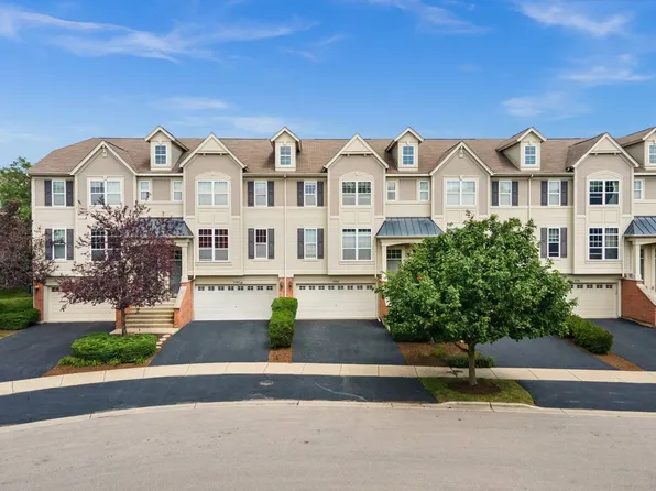3385 Bradbury Cir, Aurora, IL 60504