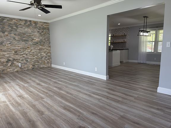 5th image of 119 Horn Ave