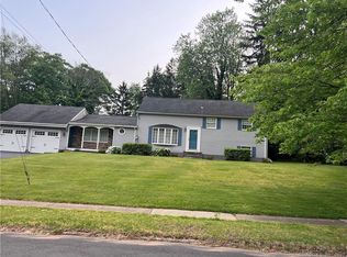 108 Ridgecrest Rd, Wallingford, CT 06492