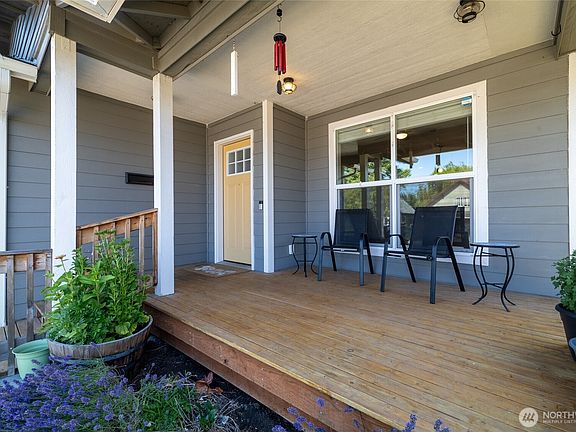 3rd image of 1418 Windsor Avenue