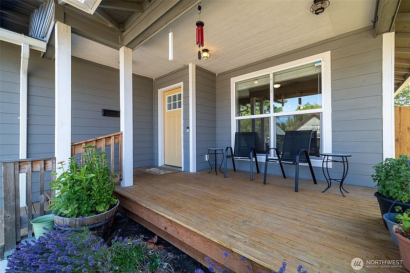 3rd image of 1418 Windsor Avenue