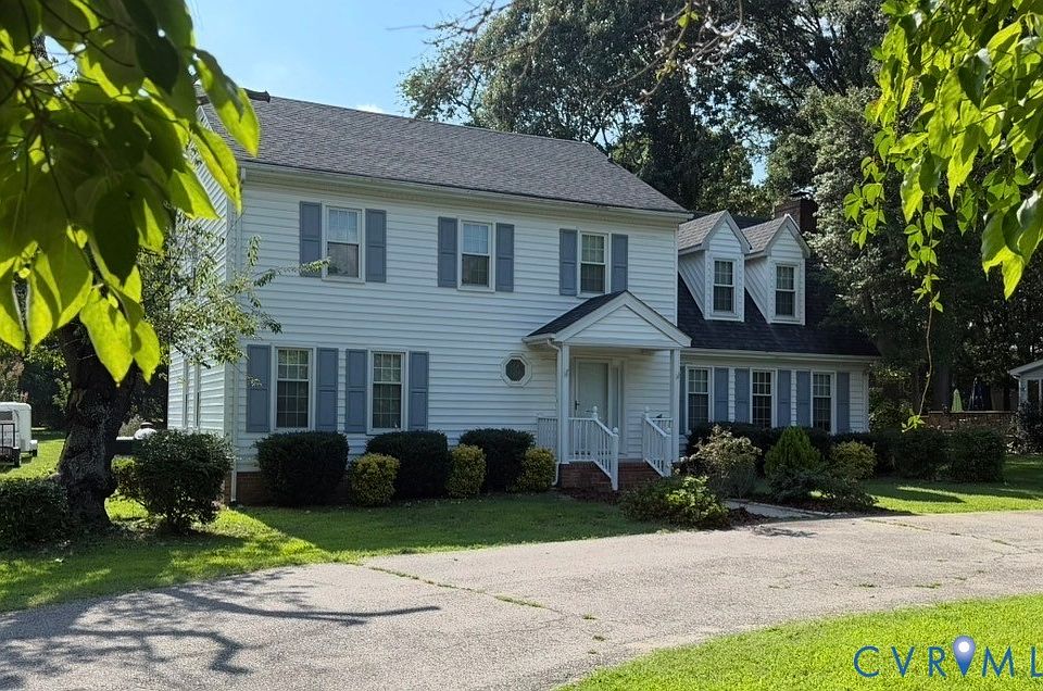 2nd image of 1760 Gloucester Rd