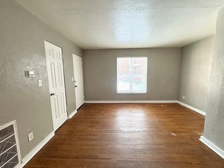2030 NW 25th St #15 — Photo 7