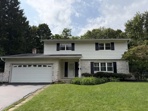 677 Timberlake Dr, Westerville, OH 43081