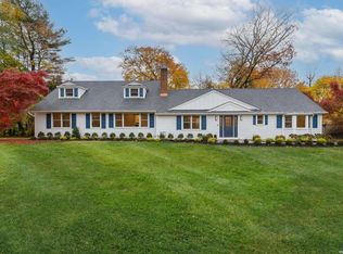 12 The Knls, Locust Valley, NY 11560