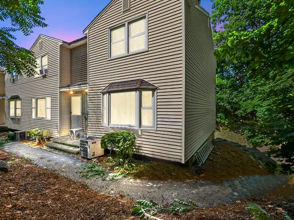 126 Willard St APT P, Lowell, MA 01850