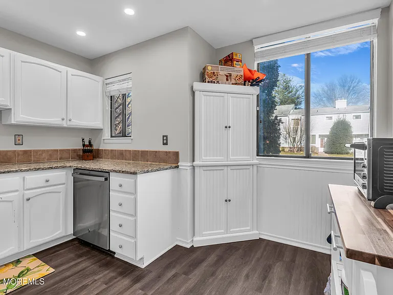 21 Dawn Ct — Photo 4