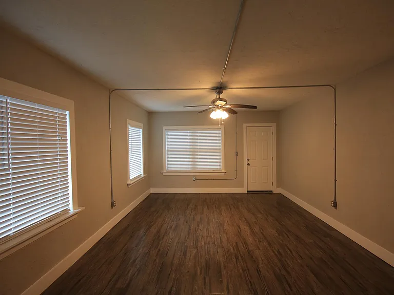 304 Palo Alto St #1 — Photo 4