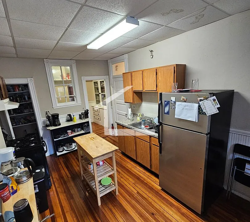 9 Euston St #2